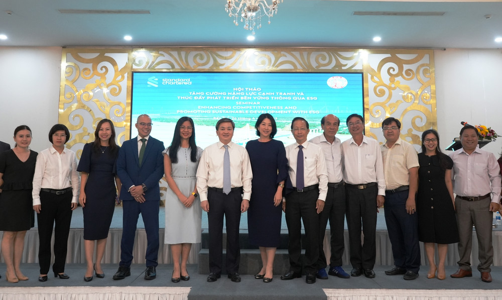 Đại biểu tham dự hội thảo“Tăng cường năng lực cạnh tranh và thúc đẩy phát triển bền vững thông qua ESG”.