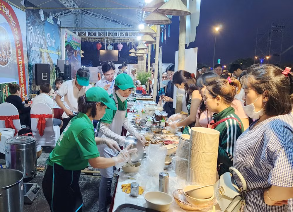 Sau 3 ngày, có 30 nghìn lượt du khách đến với Lễ hội Văn hóa-ẩm thực Việt Nam 2023.
