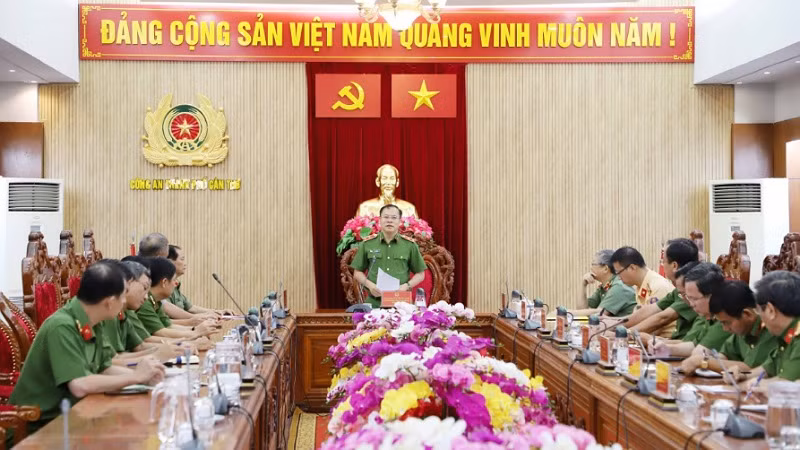 Trung tướng Nguyễn Văn Long, Thứ trưởng Công an làm việc với lãnh đạo Công an các tỉnh, thành phố đồng bằng sông Cửu Long.