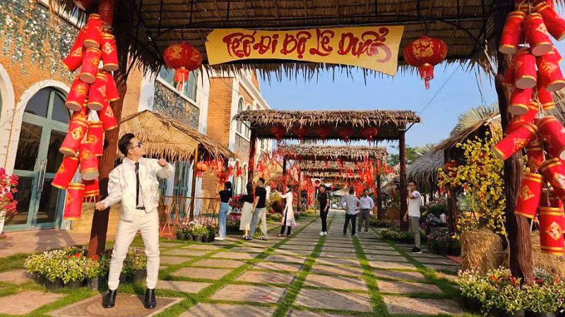 Phố đi bộ tại Khu du lịch Cáp treo Núi Sam.