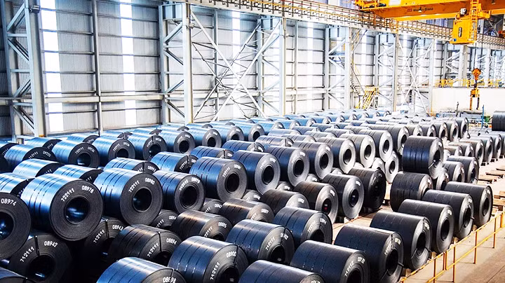 Lượng nhập khẩu thép cán nóng tăng mạnh lên hơn 9,6 triệu tấn, chủ yếu là từ Trung Quốc và Ấn Độ.