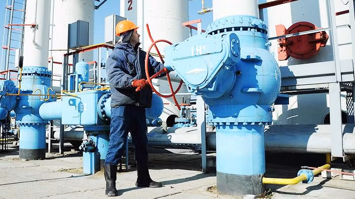 Châu Âu sẽ thiếu khí đốt nghiêm trọng nếu Nga khóa các đường ống cung cấp. Ảnh: CAPITAL