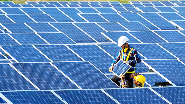 Hầu hết người dân thế giới ủng hộ năng lượng mặt trời. Ảnh: GETTY IMAGES