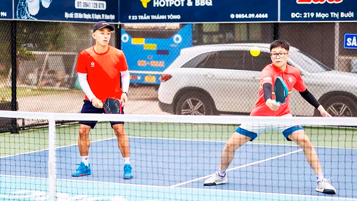 Phong trào chơi pickleball đang phát triển ở nhiều địa phương.