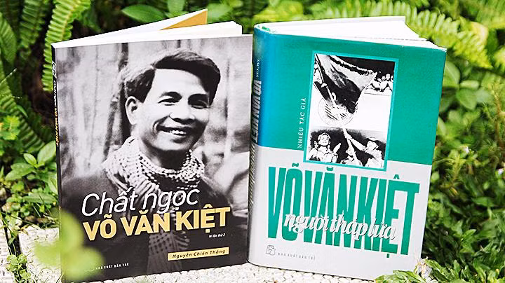 Sách về cố Thủ tướng Võ Văn Kiệt