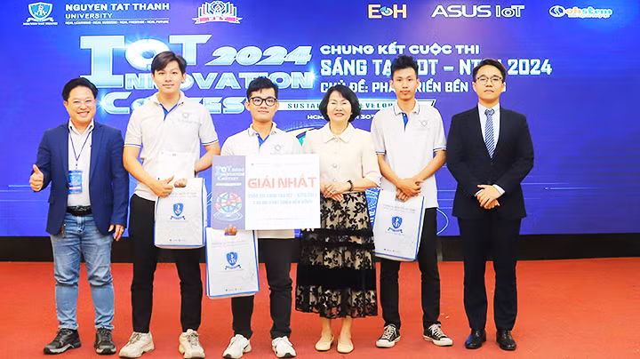 Trao giải Cuộc thi “Sáng tạo IoT - NTTU 2024”