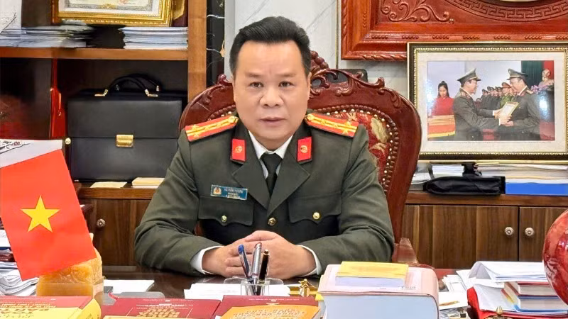 Đại tá Hà Văn Tuyên, Giám đốc Công an tỉnh Bắc Kạn trao đổi với phóng viên. (Ảnh: THÙY DƯƠNG)