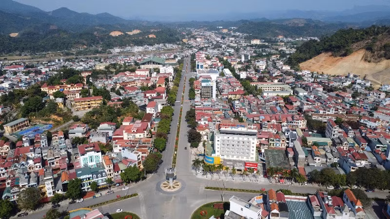 Một góc thành phố Bắc Kạn hôm nay. (Ảnh: TUẤN SƠN)