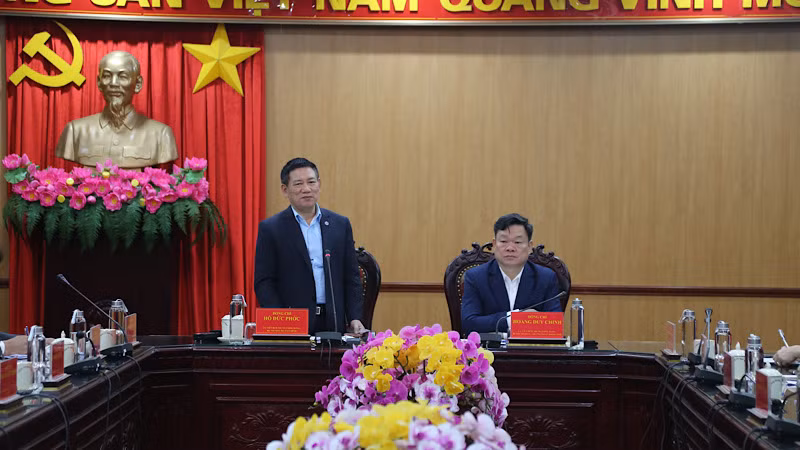 Bộ trưởng Tài chính Hồ Đức Phớc phát biểu tại buổi làm việc. (Ảnh: TUẤN SƠN).