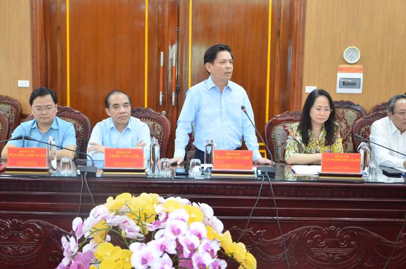 Bí thư Đảng ủy khối các cơ quan Trung ương Nguyễn Văn Thể phát biểu tại buổi làm việc. (Ảnh: TUẤN SƠN) Bí thư Đảng ủy khối các cơ quan Trung ương Nguyễn Văn Thể phát biểu tại buổi làm việc. (Ảnh: TUẤN SƠN)