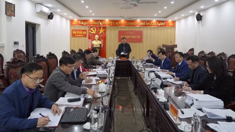 Ủy ban kiểm tra Tỉnh ủy Bắc Kạn họp, xem xét hình thức kỷ luật cá nhân, tập thể có trách nhiệm để xảy ra khuyết điểm, vi phạm. (Ảnh: KHÁNH DUY)