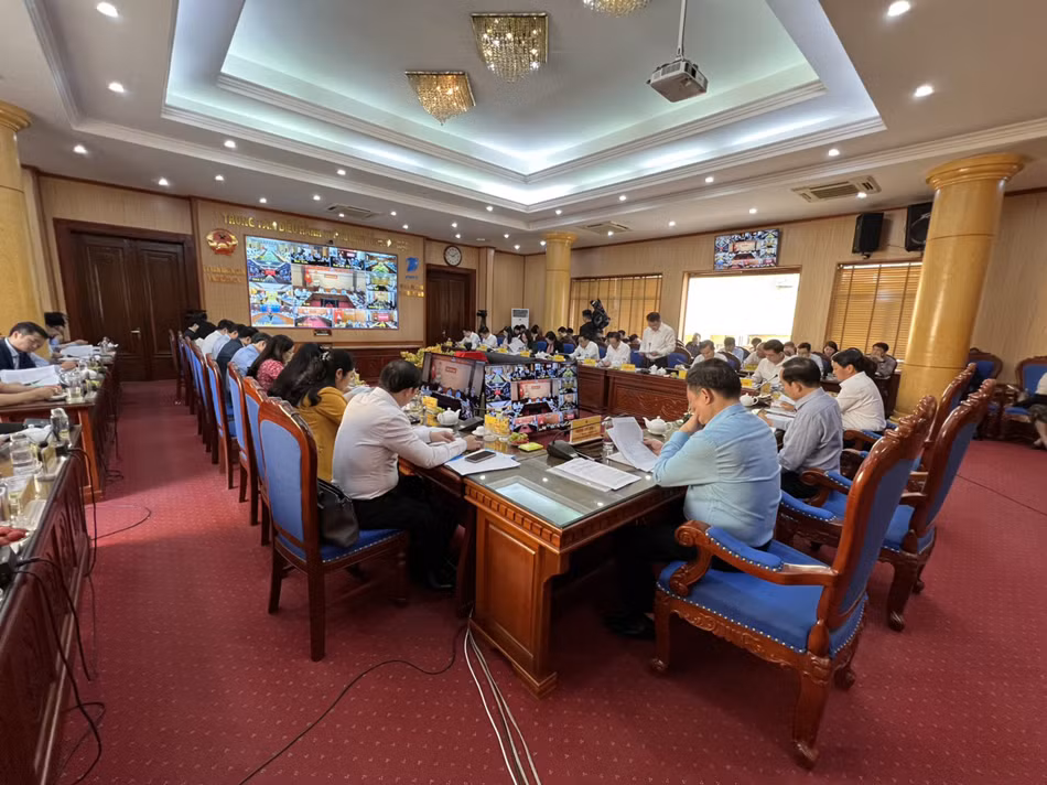 Các đại biểu nêu ý kiến tại hội nghị.