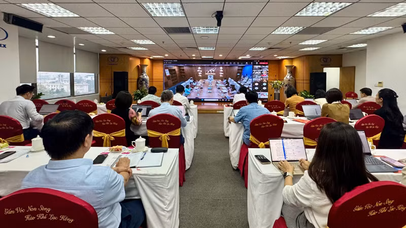 Tập đoàn Dệt may Việt Nam tổ chức họp và tìm các giải pháp ứng phó trước biến động về thuế đối ứng của Mỹ.