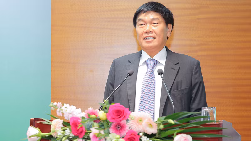 Chủ tịch Hội đồng quản trị Tập đoàn Hòa Phát Trần Đình Long phát biểu tại lễ ký.