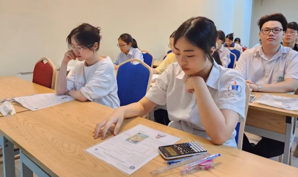 Thí sinh tham dự Đánh giá năng lực SPT của Đại học Sư phạm Hà Nội năm 2024. (Ảnh: QUÝ TÙNG)