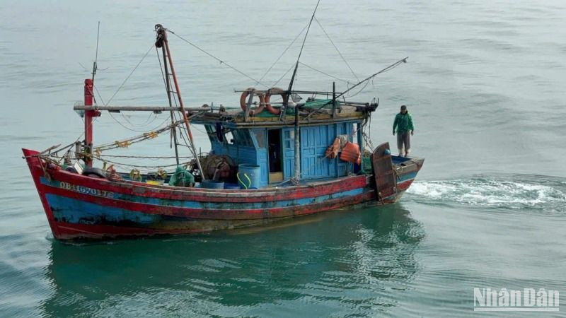 Tàu cá QB-11670 TS có hành vi khai thác hải sản không đúng vùng quy định.