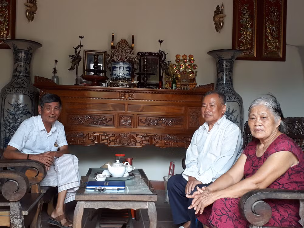 Các cựu thanh niên xung phong chia sẻ ký ức về một thời oanh liệt.