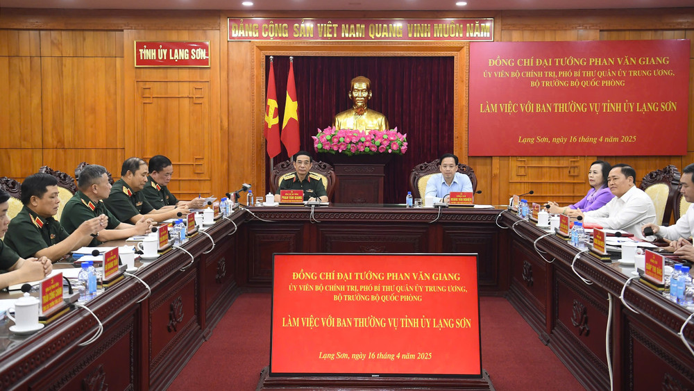 Quang cảnh buổi làm việc.