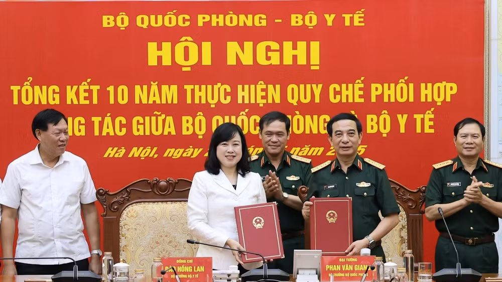 Ký kết Quy chế phối hợp giữa Bộ Quốc phòng và Bộ Y tế.