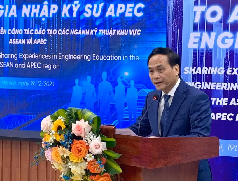 Phó Giáo sư, Tiến sĩ Phạm Ngọc Linh, Phó Chủ tịch Liên hiệp các Hội Khoa học và Kỹ thuật Việt Nam phát biểu khai mạc hội thảo.