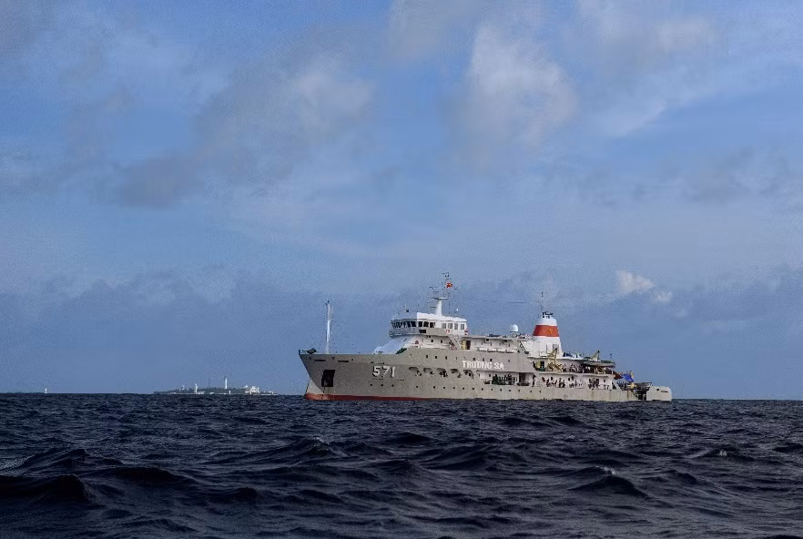 "Chiến sĩ" - Tàu 571, Hải đội 411, Lữ đoàn 955, vùng 4 Hải Quân