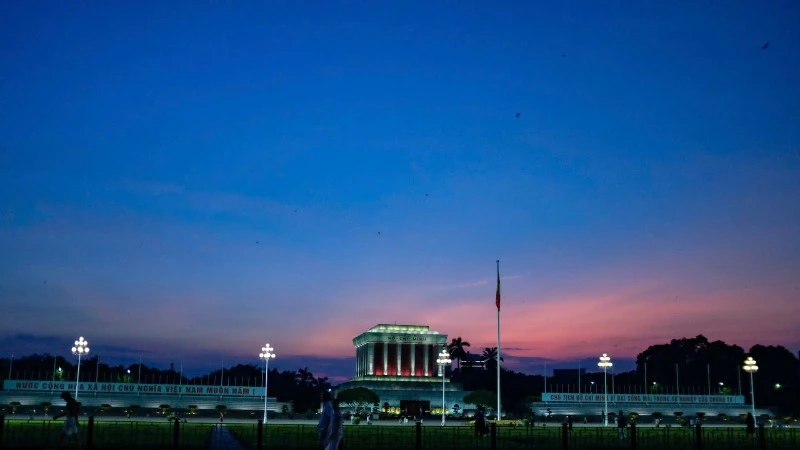 Lăng Chủ tịch Hồ Chí Minh sẽ tạm ngừng tổ chức Lễ viếng Chủ tịch Hồ Chí Minh để triển khai Kế hoạch tu bổ định kỳ từ ngày 2/6 đến ngày 31/7/2025. (Ảnh: SƠN TÙNG)