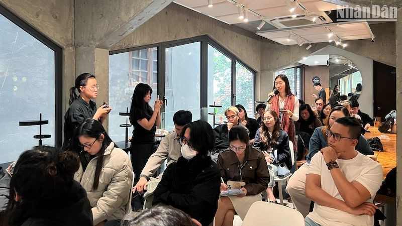 Chương trình giải đáp nhiều câu hỏi của các nghệ sĩ, nhạc công, nhà sản xuất, đơn vị kinh doanh âm nhạc... Chương trình giải đáp nhiều câu hỏi của các nghệ sĩ, nhạc công, nhà sản xuất, đơn vị kinh doanh âm nhạc...