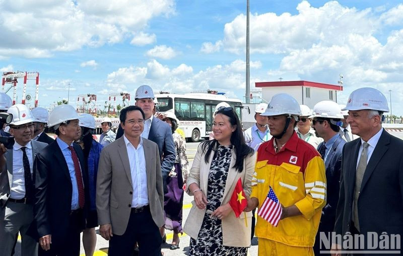 Bí thư Tỉnh ủy Long An Nguyễn Văn Được tiếp bà Sheng Thao, Thị trưởng thành phố Oakland (Hoa Kỳ).