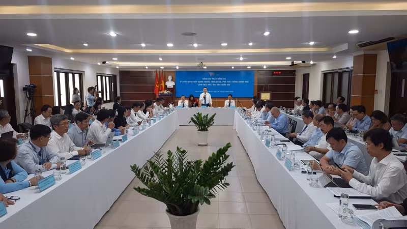 Quang cảnh buổi làm việc.