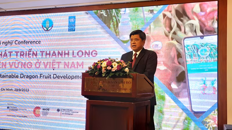 Ông Trần Thanh Nam, Thứ trưởng Nông nghiệp và Phát triển nông thôn phát biểu tại hội nghị.