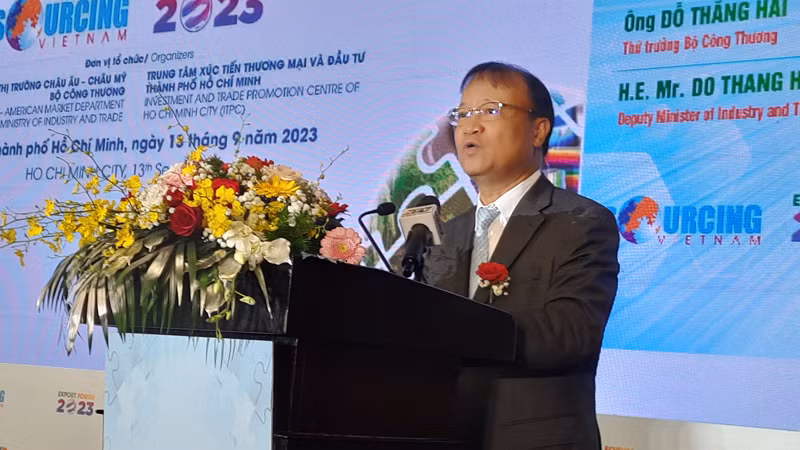 Thứ trưởng Bộ Công thương Đỗ Thắng Hải phát biểu tại lễ khai mạc.