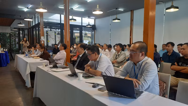 Các đại biểu tham dự Hội thảo "Phương pháp tính toán, quản lý phát thải khí nhà kính".