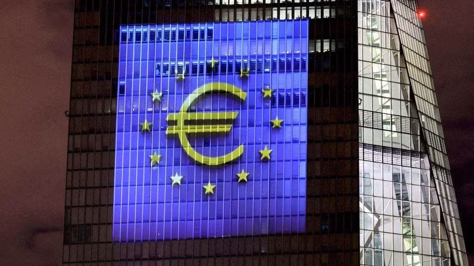 Biểu trưng của ECB. (Ảnh: Reuters)