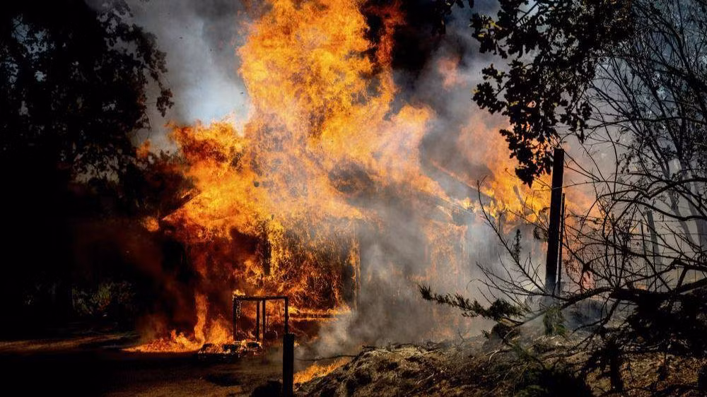 Đám cháy mang tên Oak Fire bùng lên hôm 22/7 gần Công viên Quốc gia Yosemite. (Ảnh: AP)