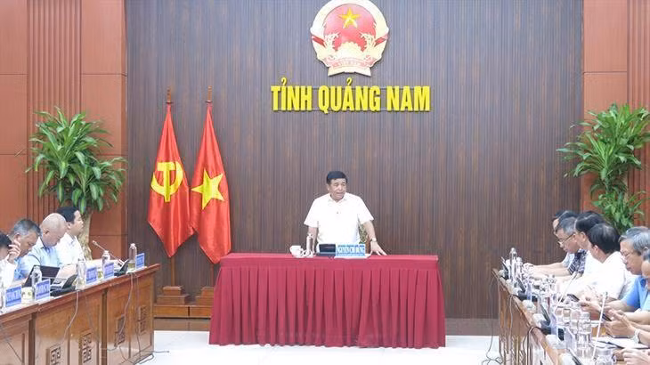 Bộ trưởng Kế hoạch và Đầu tư Nguyễn Chí Dũng phát biểu ý kiến tại buổi làm việc.