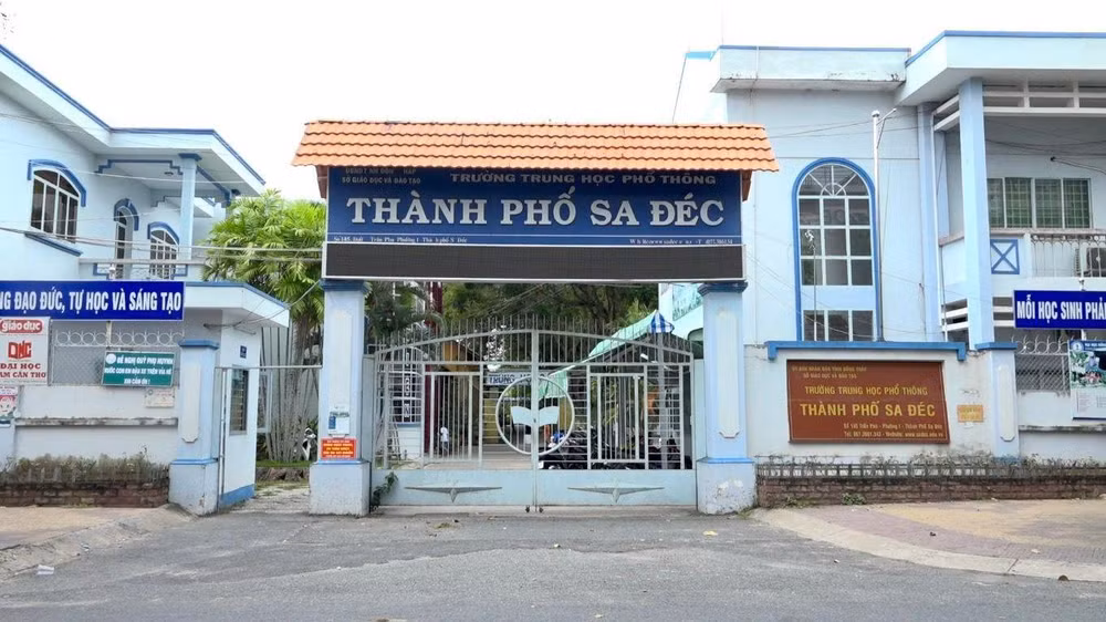Trường trung học phổ thông thành phố Sa Đéc.