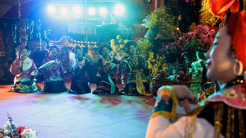 Các thanh đồng trình diễn nghi lễ tín ngưỡng thờ Mẫu.