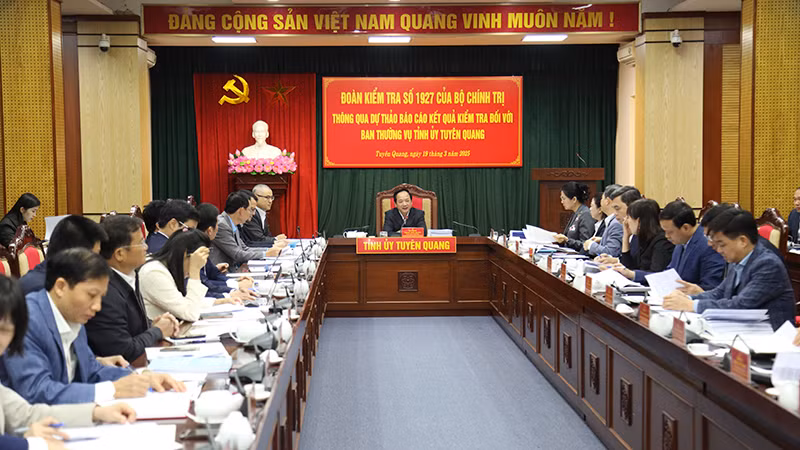 Các đại biểu tham gia buổi làm việc.