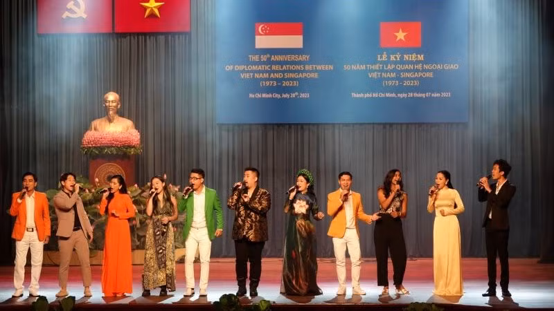 Thành phố Hồ Chí Minh tổ chức giao lưu văn hoá kỷ niệm 50 năm thiết lập quan hệ ngoại giao với Singapore. (Ảnh: Mạnh Hảo)
