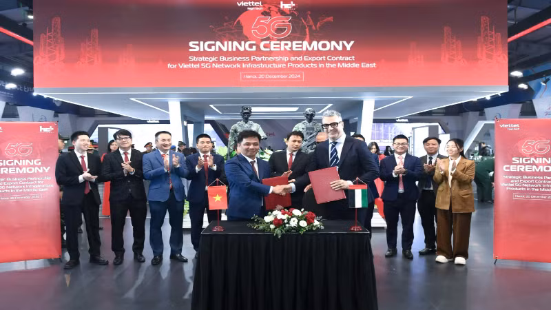 Lễ Ký kết giữa Tổng Công ty Công nghiệp công nghệ cao Viettel (Viettel High Tech) và Công ty High Cloud Technologies (UAE).