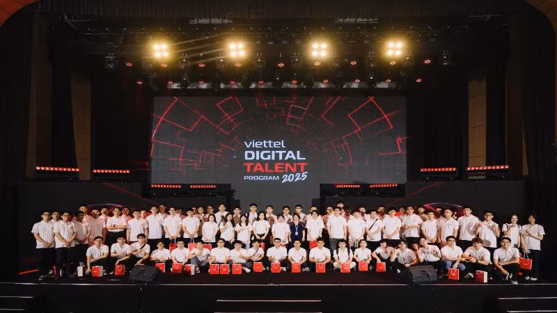 Lễ khai giảng Chương trình Thực tập sinh tài năng mùa thứ 5 của Viettel.