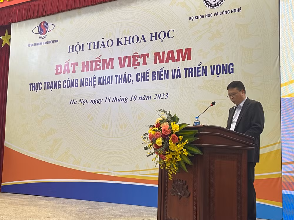 Giáo sư, Viện sĩ Châu Văn Minh, Chủ tịch Viện Hàn lâm Khoa học và Công nghệ Việt Nam phát biểu tại hội thảo