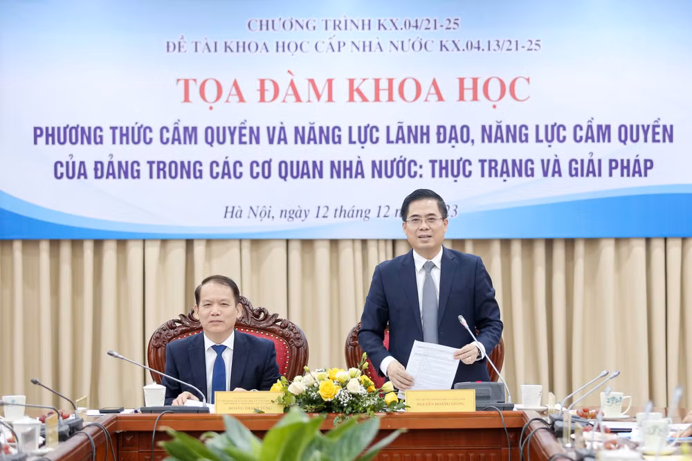 Thứ trưởng Khoa học và Công nghệ Nguyễn Hoàng Giang phát biểu tại tọa đàm.