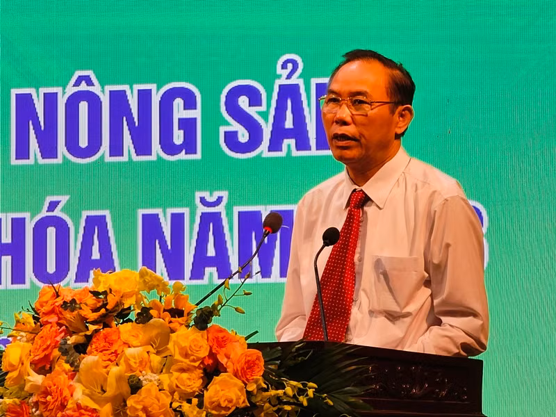 Thứ trưởng Nông nghiệp và Phát triển nông thôn phát biểu tại Hội nghị.