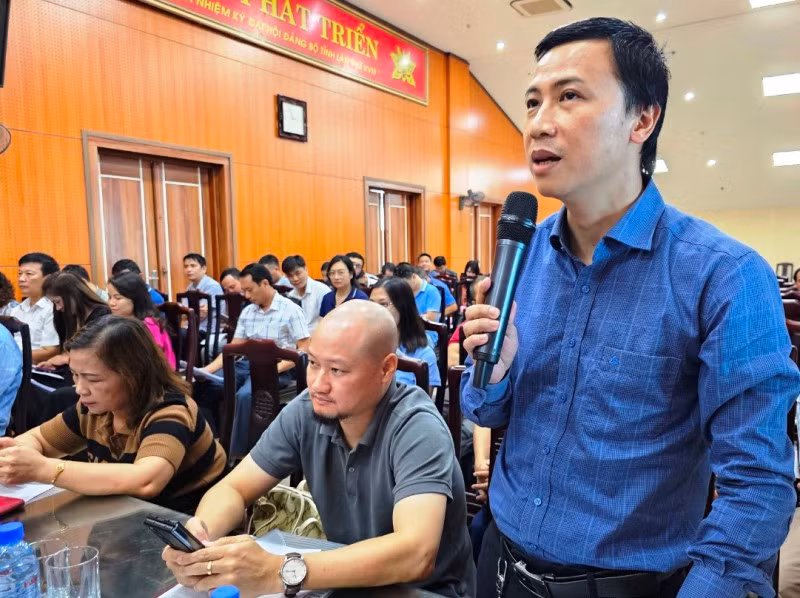 Nhà báo kiêm chủ Cơ sở nem Vị Thanh phát biểu tại buổi họp báo. Nhà báo kiêm chủ Cơ sở nem Vị Thanh phát biểu tại buổi họp báo.