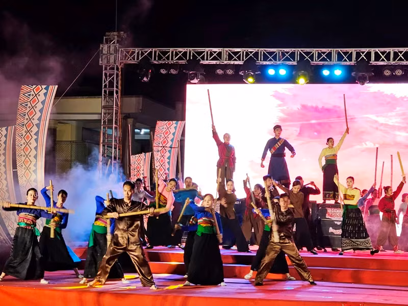 Một hoạt cảnh trong chương trình sân khấu hóa "Danh nhân Cầm Bá Thước-Rạng ngời đất Châu Thường".