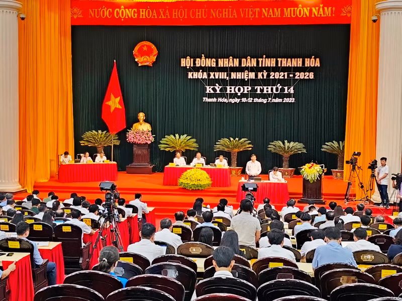 Quang cảnh buổi chất vấn của Hội đồng nhân dân tỉnh Thanh Hóa.