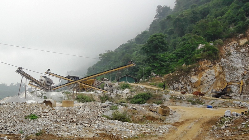 Khai thác, chế biến đá làm vật liệu xây dựng tại miền núi Thanh Hóa đáp ứng nhu cầu dân sinh, thi công xây lắp hạ tầng kỹ thuật.