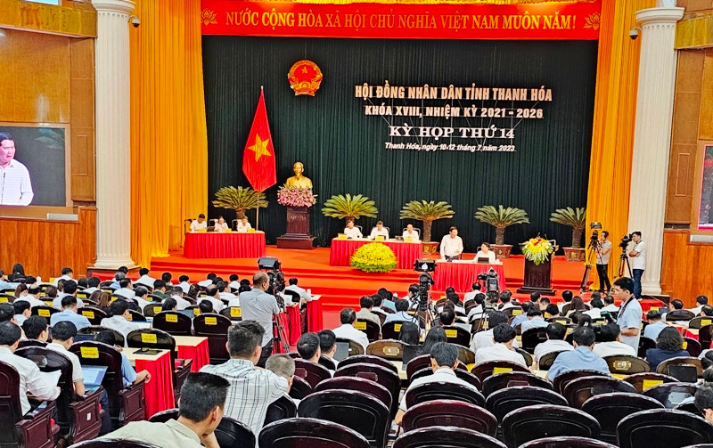 Quang cảnh buổi chất vấn của Hội đồng nhân dân tỉnh Thanh Hoá.