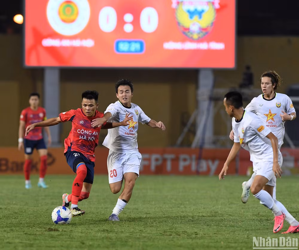 Không có bàn thắng đến với cả hai đội. (Ảnh: TRẦN HẢI)